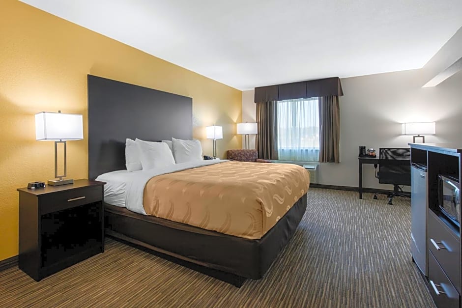 Quality Inn & Suites Metropolis I-24