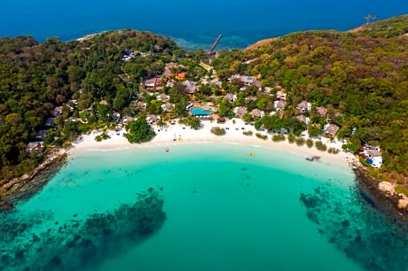 Paradee Resort