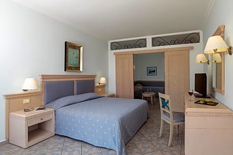 Superior Family Room with Terrace (2 Adults + 3 Children)