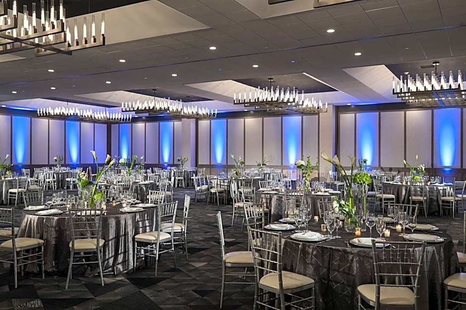 Renaissance by Marriott Toledo Downtown Hotel