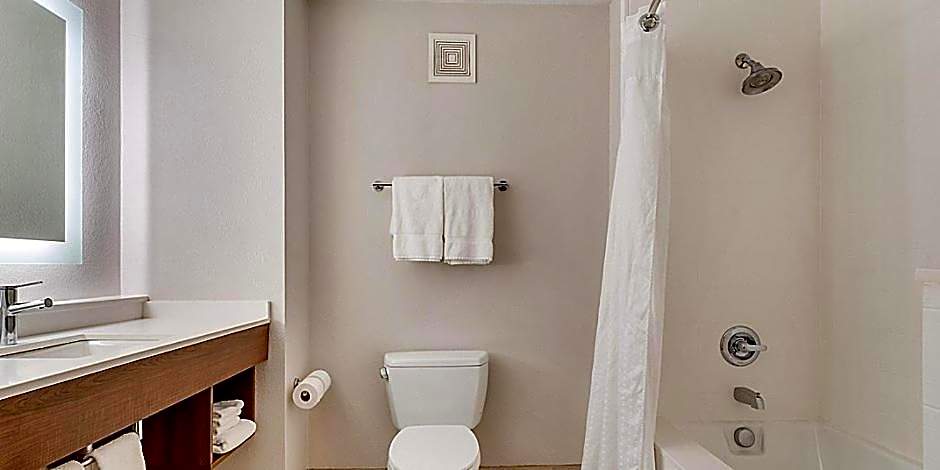 Holiday Inn Express Hotel & Suites Lake Elsinore By IHG