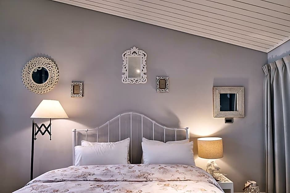 Noir Home