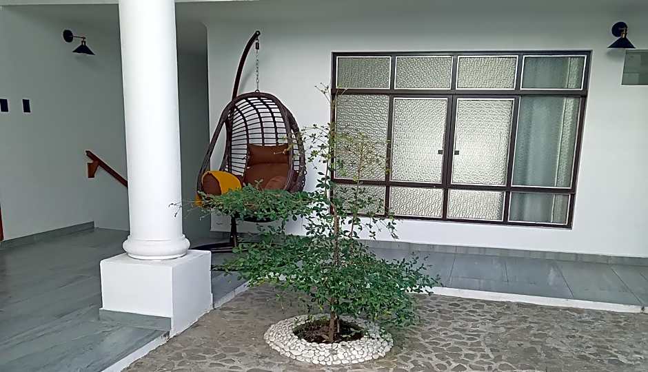 El Salto de Camela - Vera y Espín Hostal