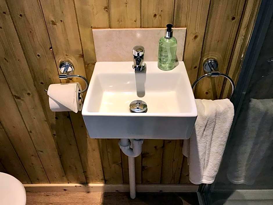 Highland Bear Lodge & Luxury Bear Huts