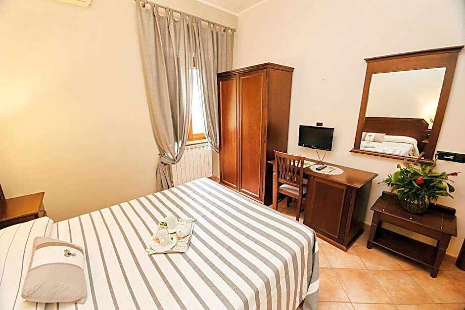 HOTEL VULCI