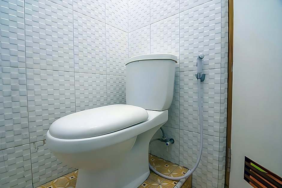 RedDoorz Plus near Alun Alun Kuningan