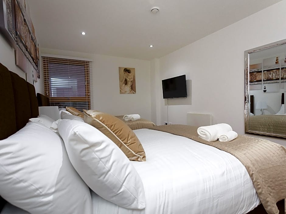 Live in Leeds Sky Penthouse