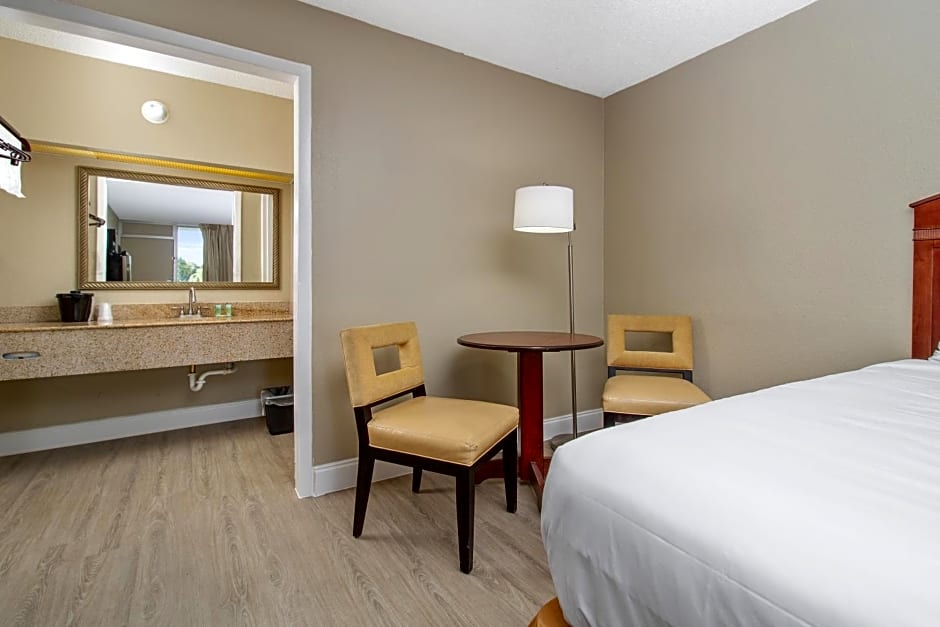 Stayable Suites Lakeland