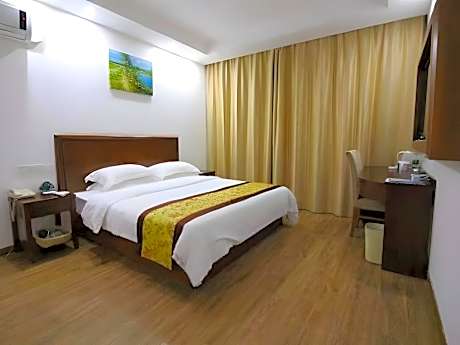 GreenTree Inn Changshu Longying Plaza