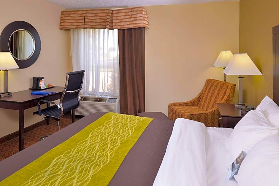 Holiday Inn Express & Suites Joplin Southeast by IHG
