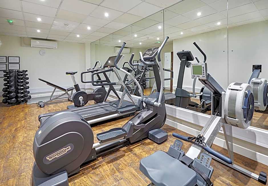 Holiday Inn Cardiff - North M4 By IHG