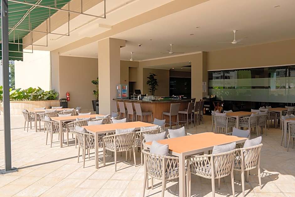 Waymore Hotel Spa & Casino