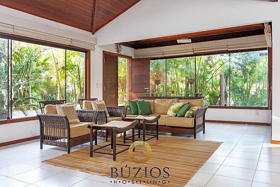 200 Metros da praia, Casa ampla com 4 suítes! BZ55