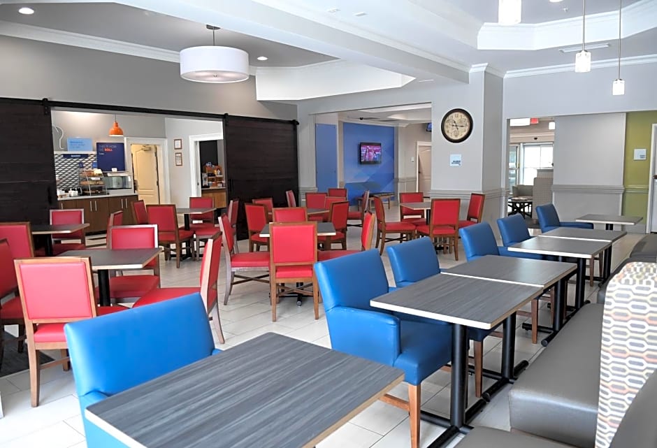 Holiday Inn Express Hotel & Suites Valdosta Southeast By IHG