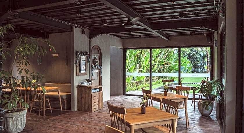 White Penny Hostel