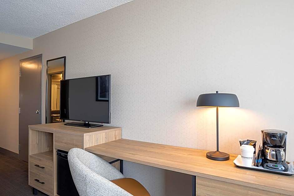 Sandman Hotel Montreal Longueuil