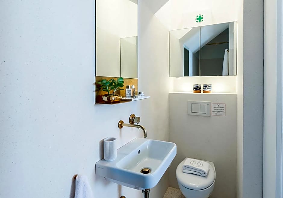 Oporto Street das Aldas - River View