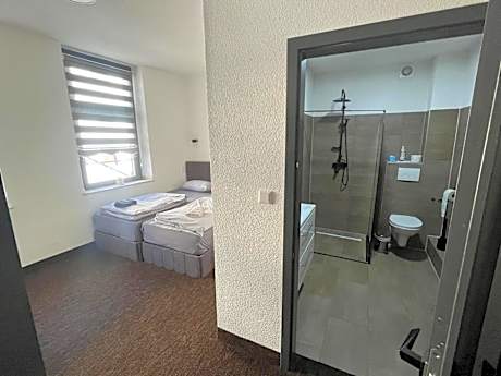 Deluxe Double Room with Shower