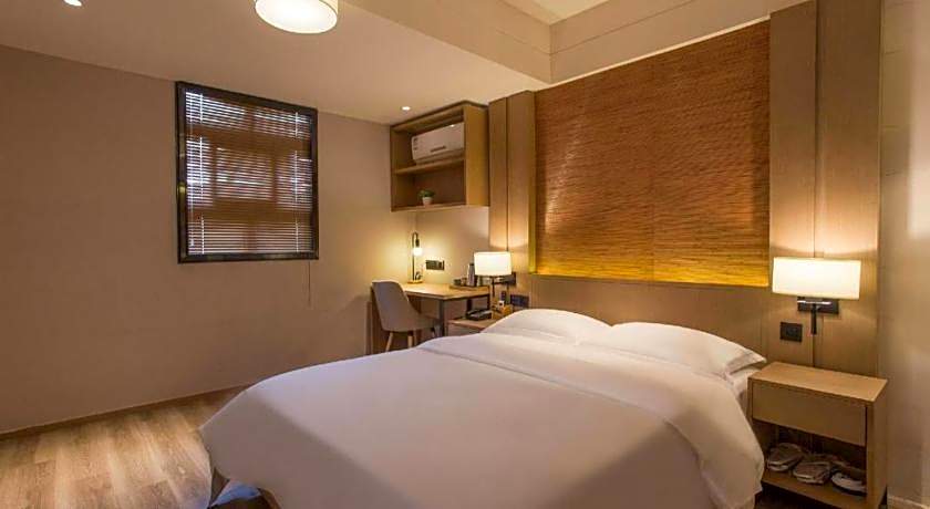 V8 Ziyuangang Hotel