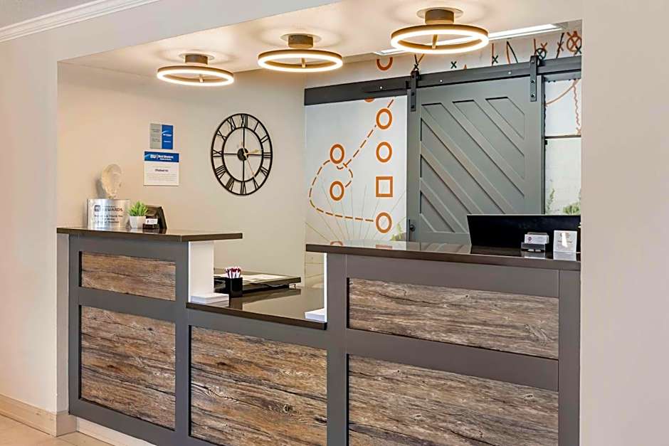 Best Western Plus Grand Manor Inn