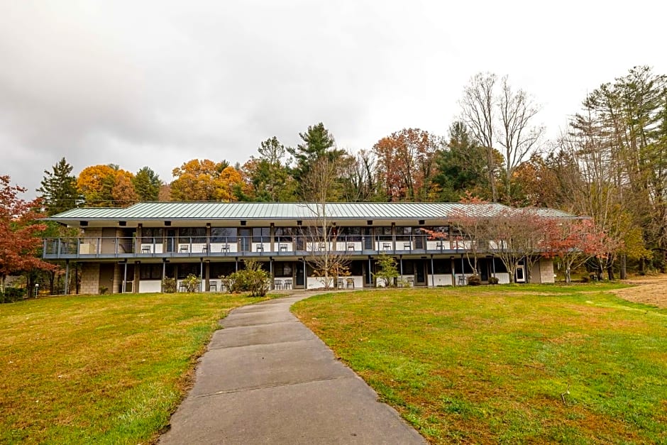 Waynesville Inn and Golf Club, Tapestry Collection by Hilton