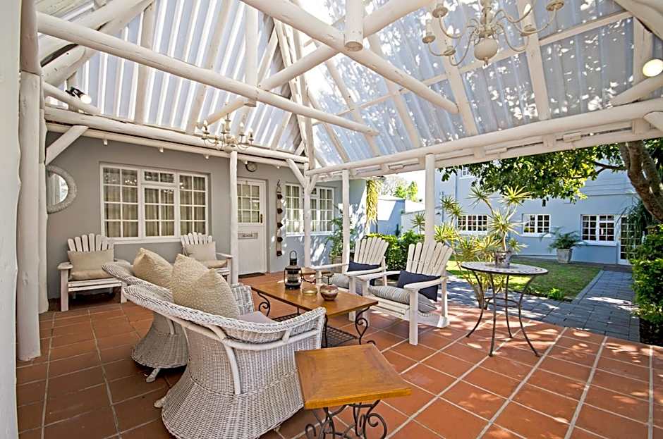 Lodge on Main Guest House and Conference Centre