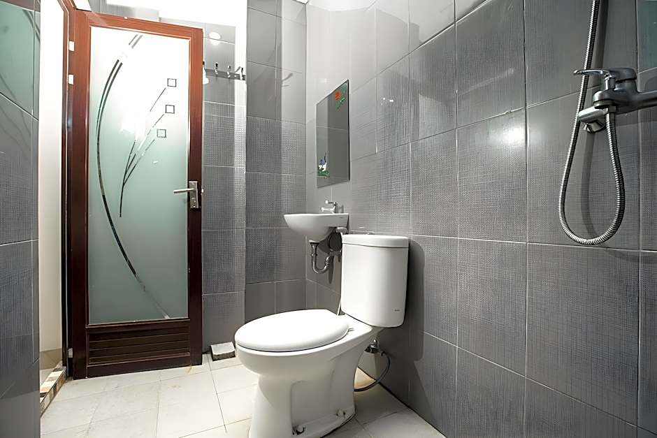 RedDoorz near Palembang Trade Center 3