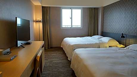 Family Room (4 Adults)