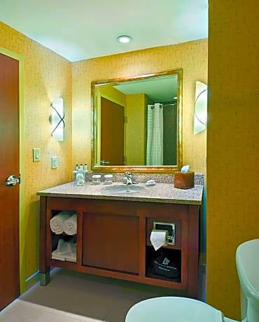 Deluxe King Room - Non-Smoking