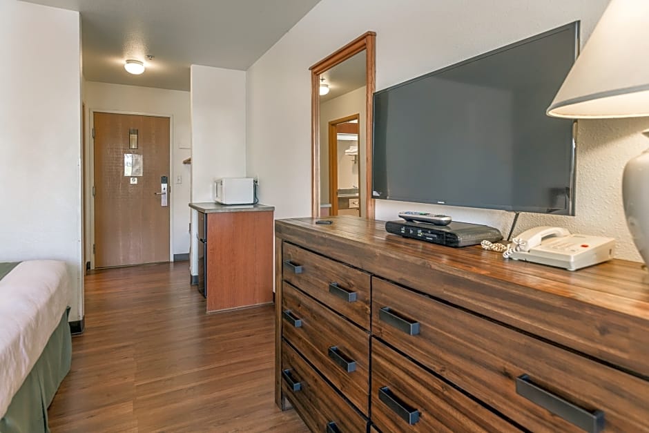 Paradise Inn & Suites at Lincoln City