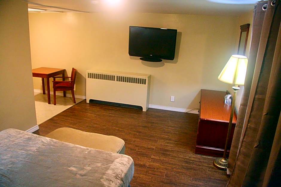 American Plaza Motel