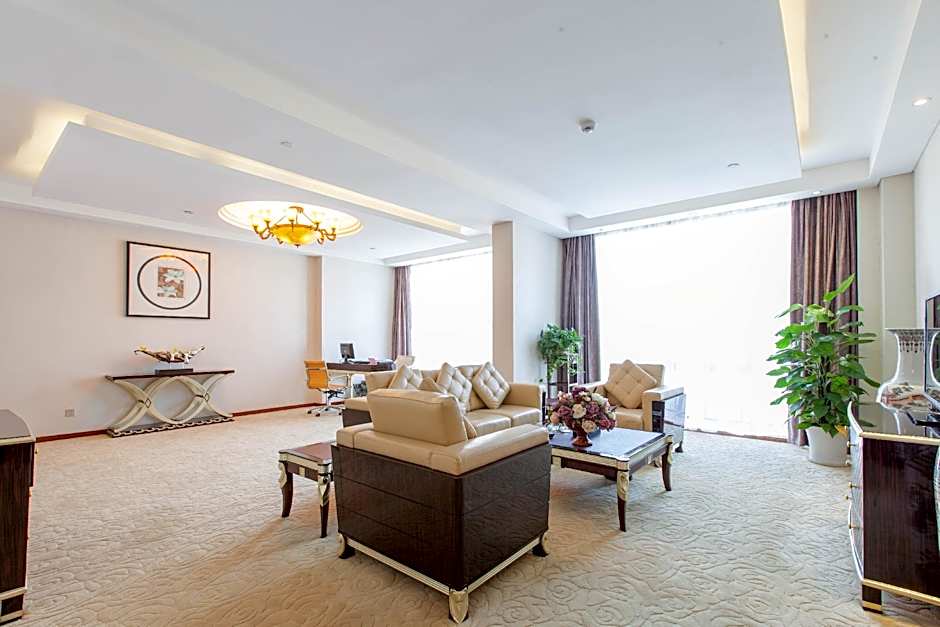 Yichang Guobin Bandao Hotel