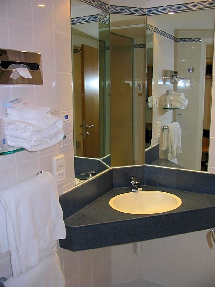 Holiday Inn Express Geneva Airport by IHG