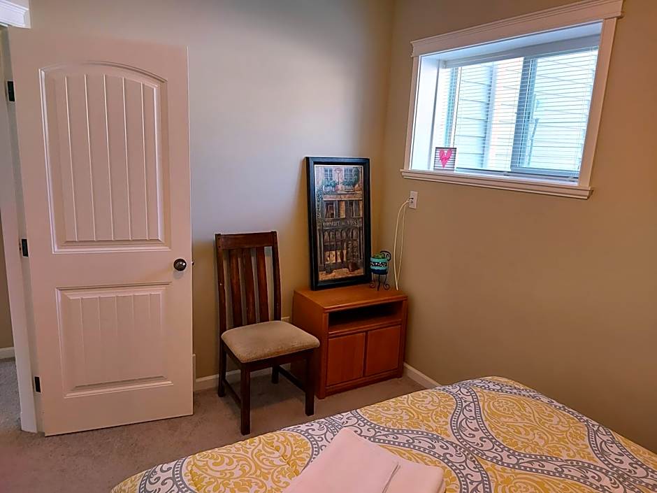 Peaceful and Spacious Lake View