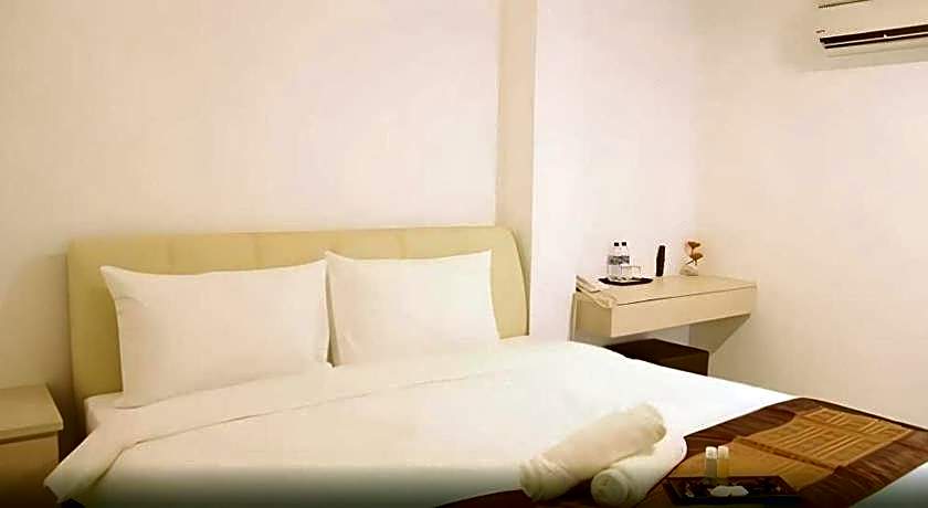 Peach Hill Hotel & Cafe