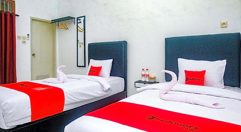RedDoorz near Alun Alun Klaten
