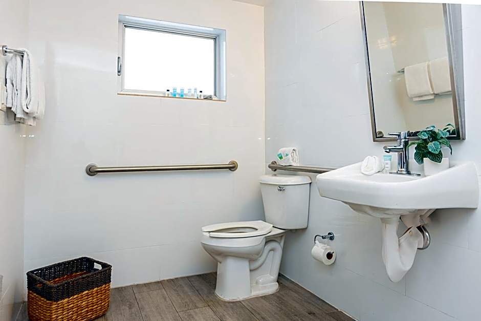 Beachside All Suites Hotel