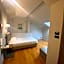 Jet Hotel