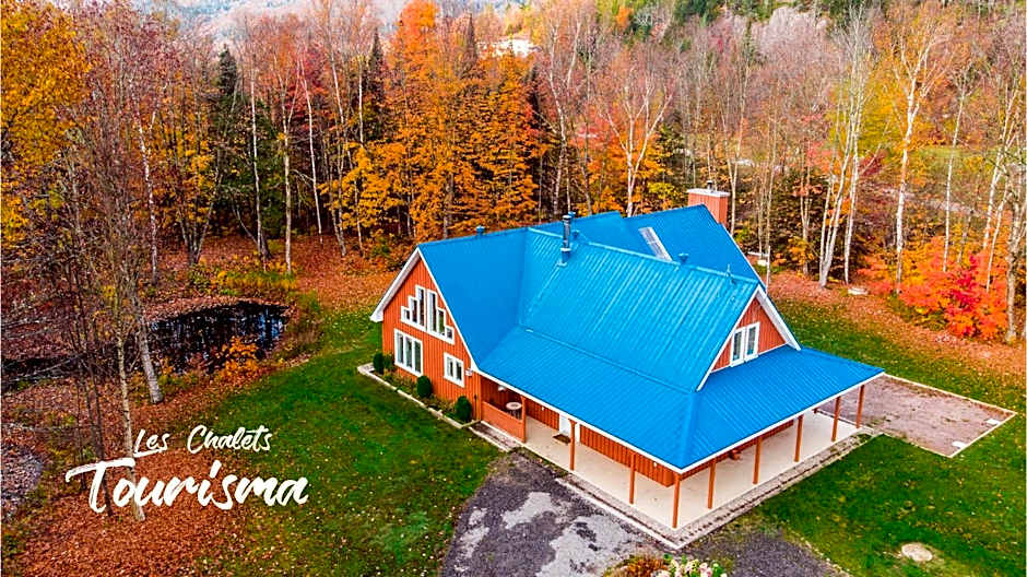 Riverside Stay with Pool Table, Open Air Patio, BBQ