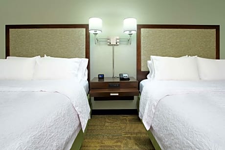 2 Queen Beds Nonsmoking