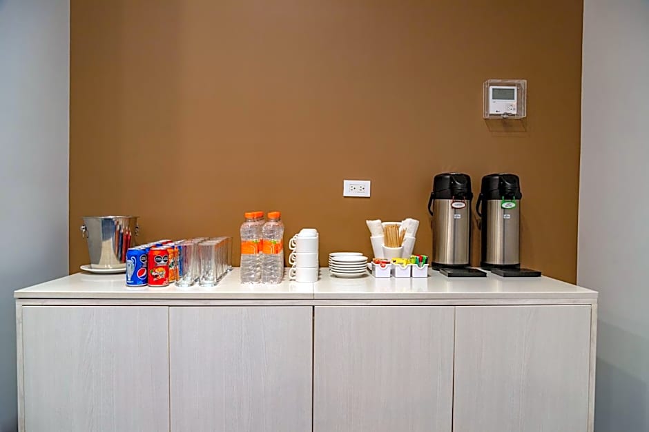 Holiday Inn Express And Suites Ensenada Centro By IHG