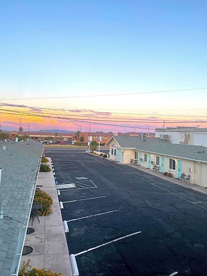 Howard Johnson by Wyndham Ridgecrest, CA