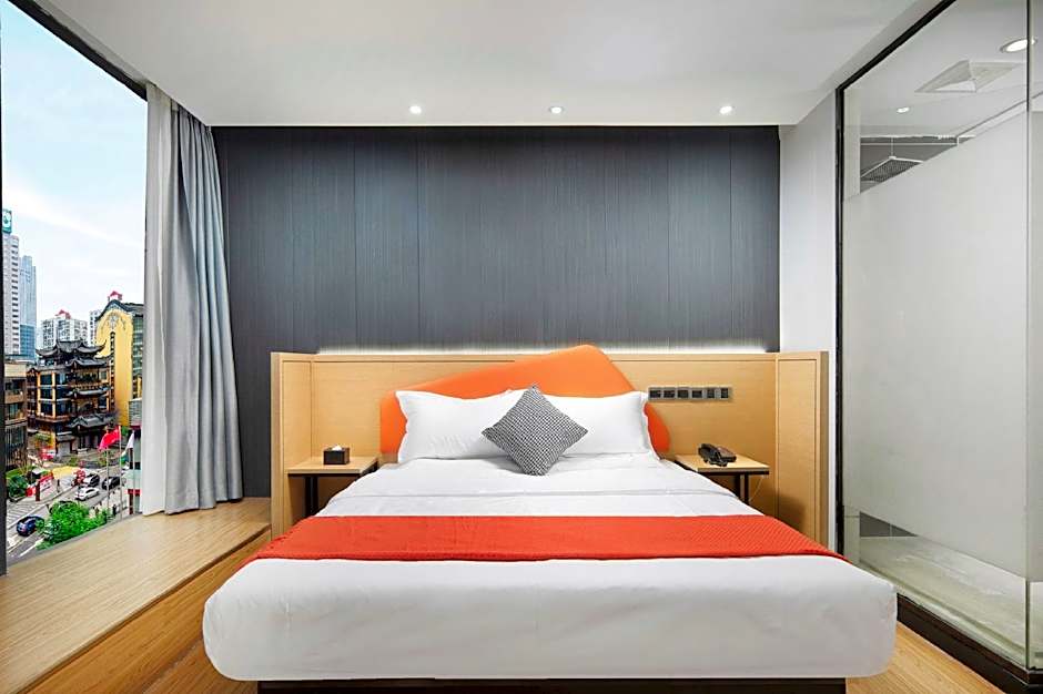 IU Hotel Chongqing Jiefangbei Hongyadong Chaotianmen