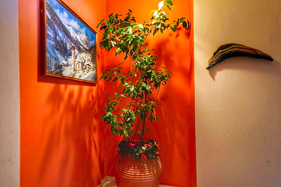 To Balkoni tis Agorianis