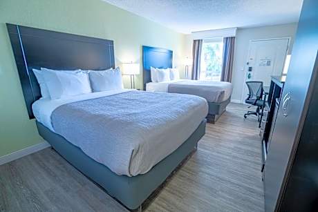 Queen Room - Accessible/Nonsmoking