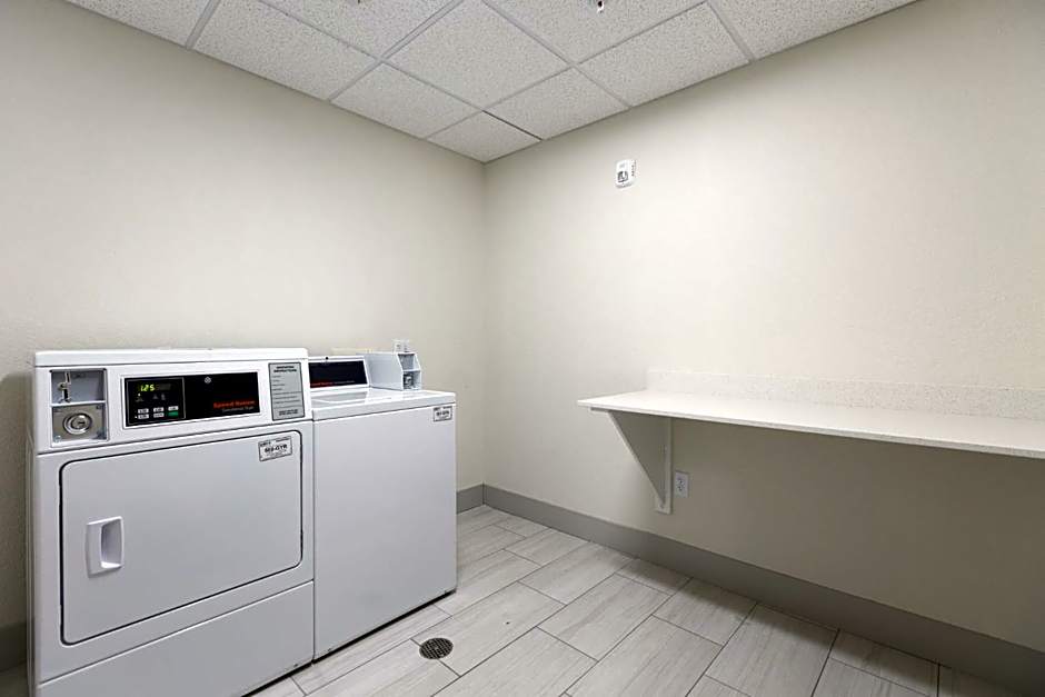 Holiday Inn Express & Suites San Marcos South By IHG