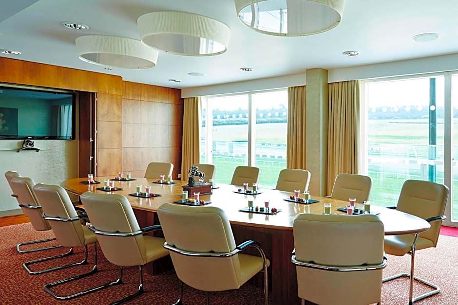 Lingfield Park Marriott Hotel & Country Club