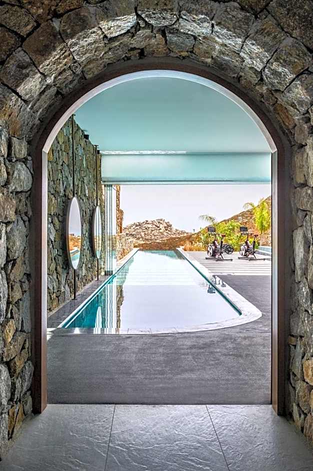 Charisma Hotel and Wellness Club