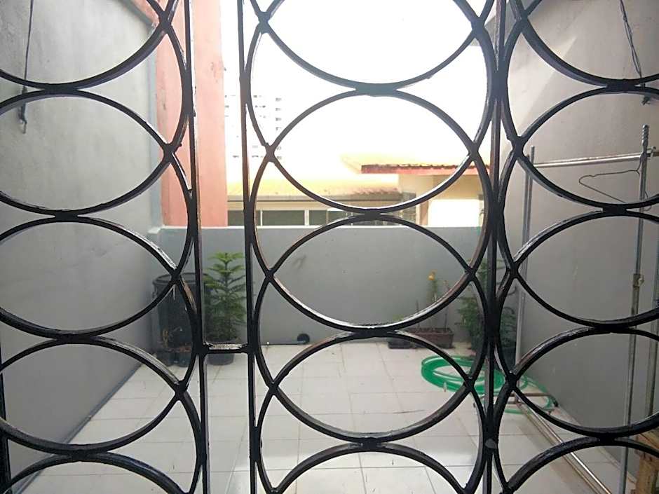 A & P House Charansanitwong