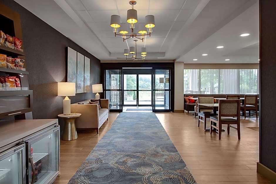 Hampton Inn By Hilton Birmingham-Colonnade 280